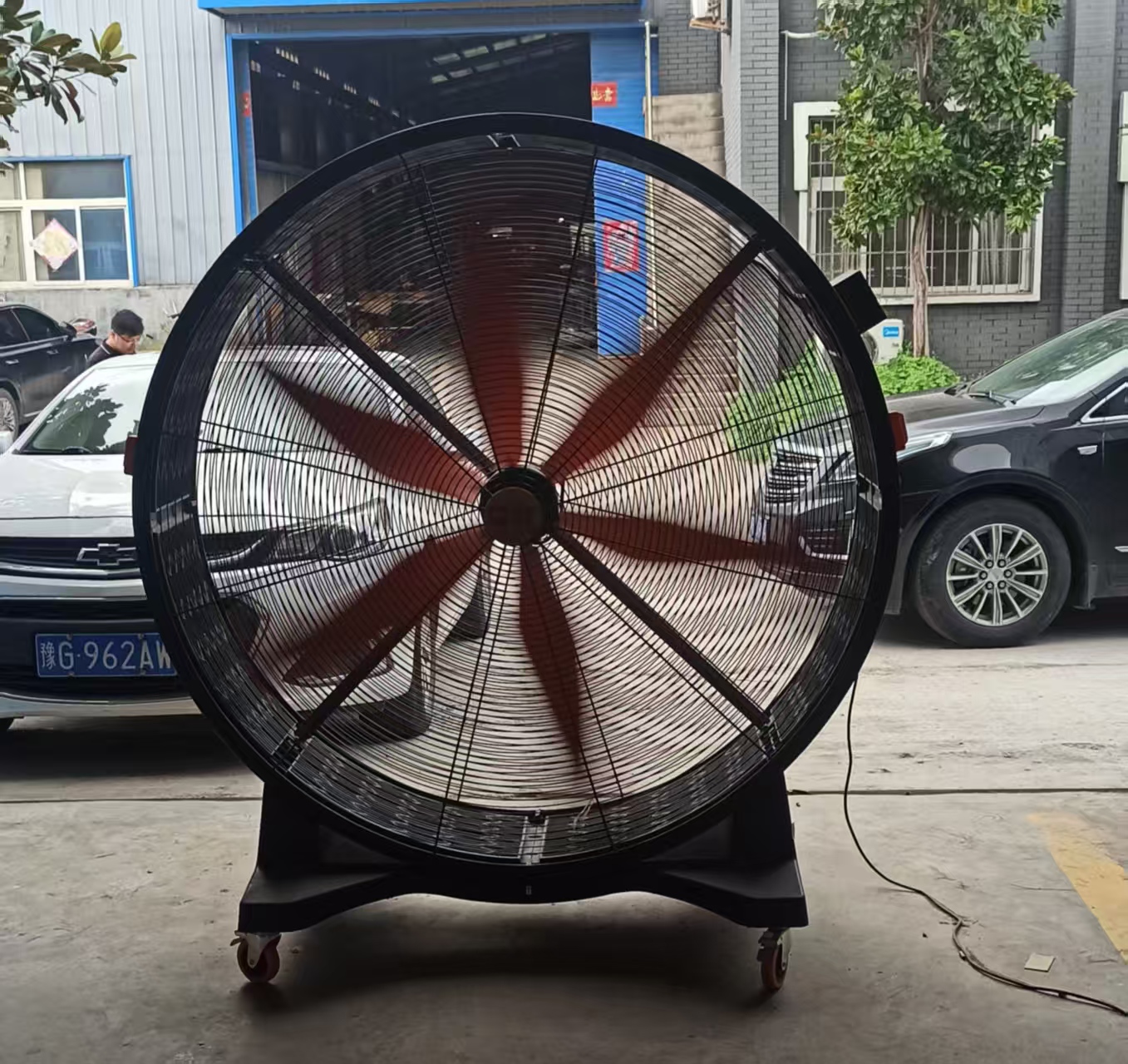 战高温，送清凉